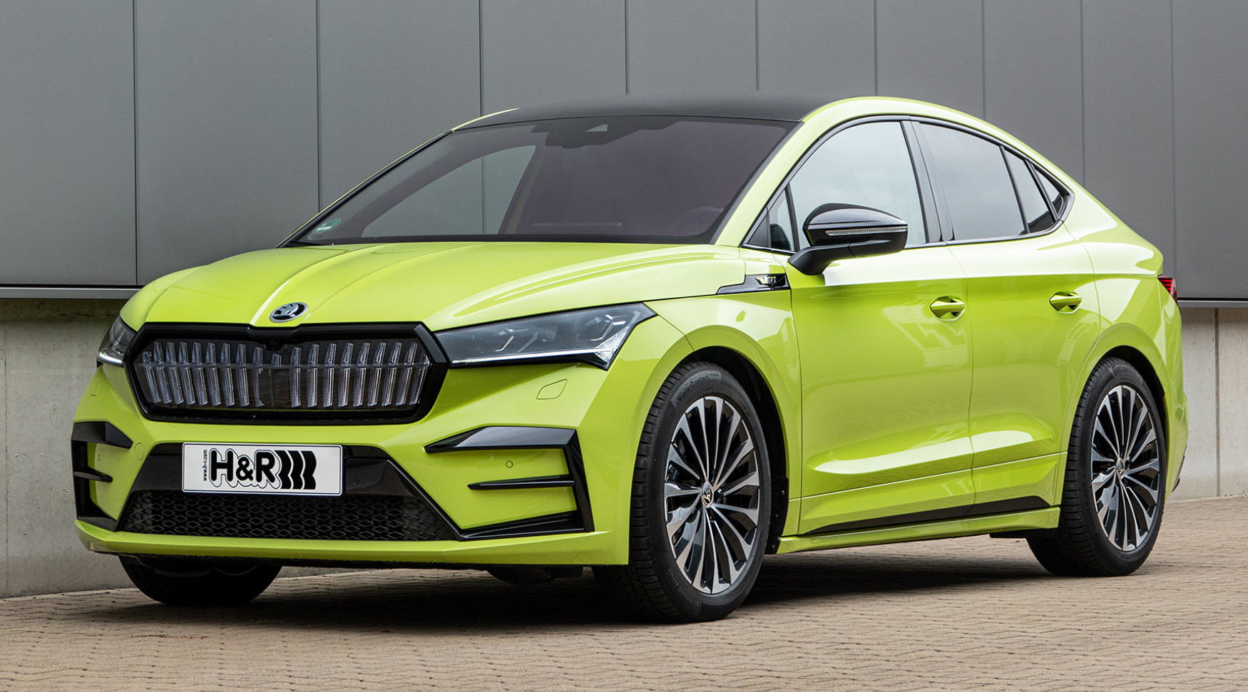 https://www.h-r.com/wp-content/uploads/2023/02/Skoda-Enyaq-RS-HR-Tieferlegungsfedern-28625-3-Frontansicht-1.jpg